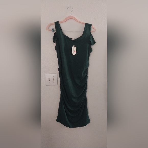 Dress - Picture 4 of 5